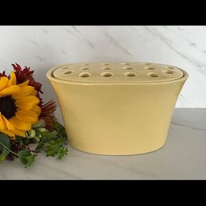 Southern Living At Home Pale Yellow Ceramic Flower Frog NWOT